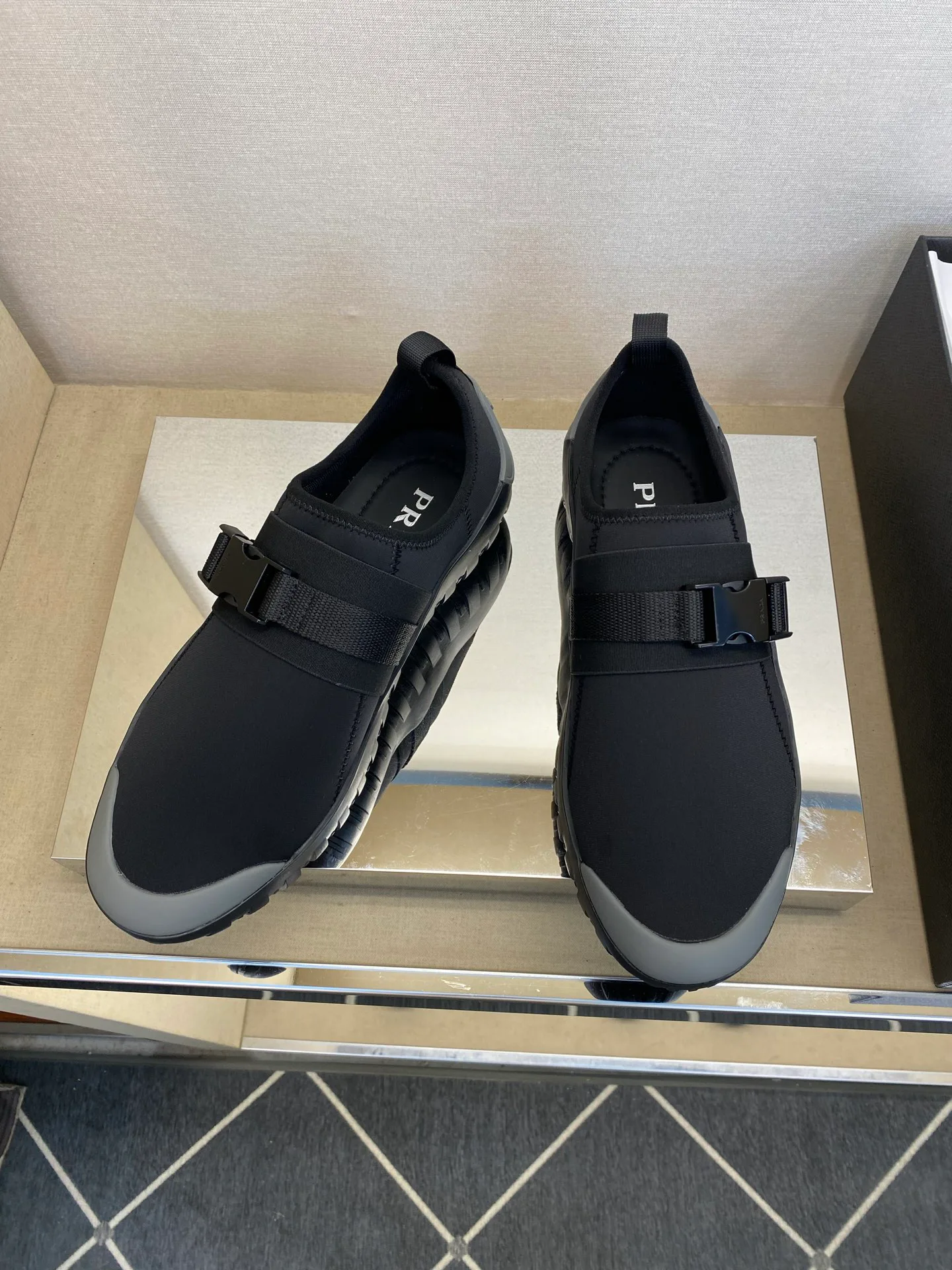 Кроссовки Мужские Prada 20139874