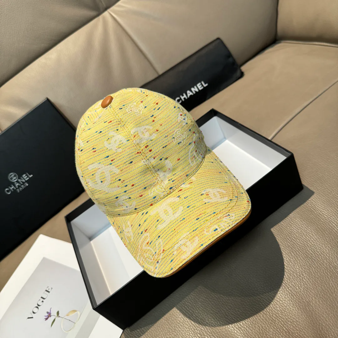 Головные Уборы Chanel 18347066