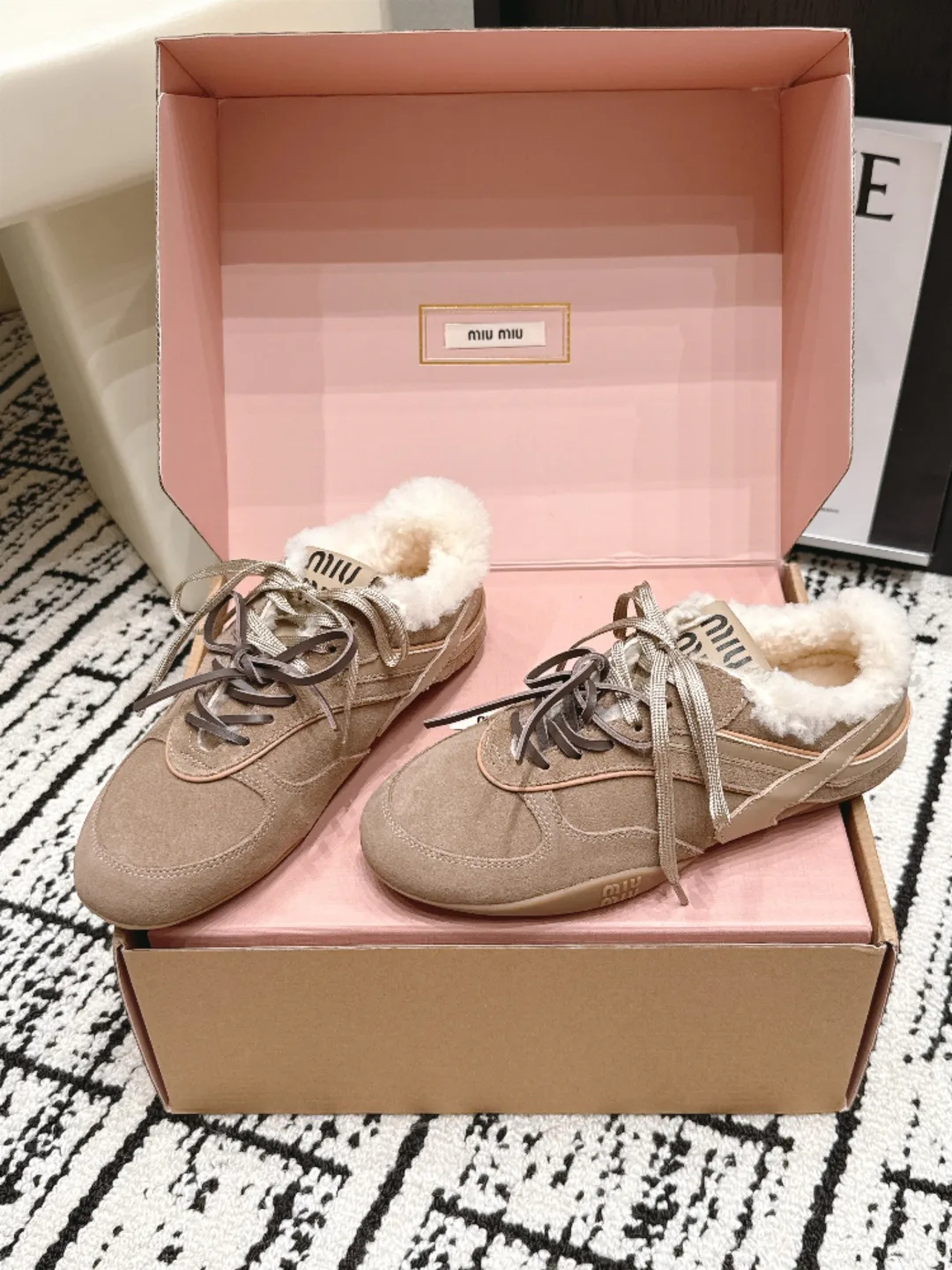 Кроссовки Женские Miu Miu 18490663