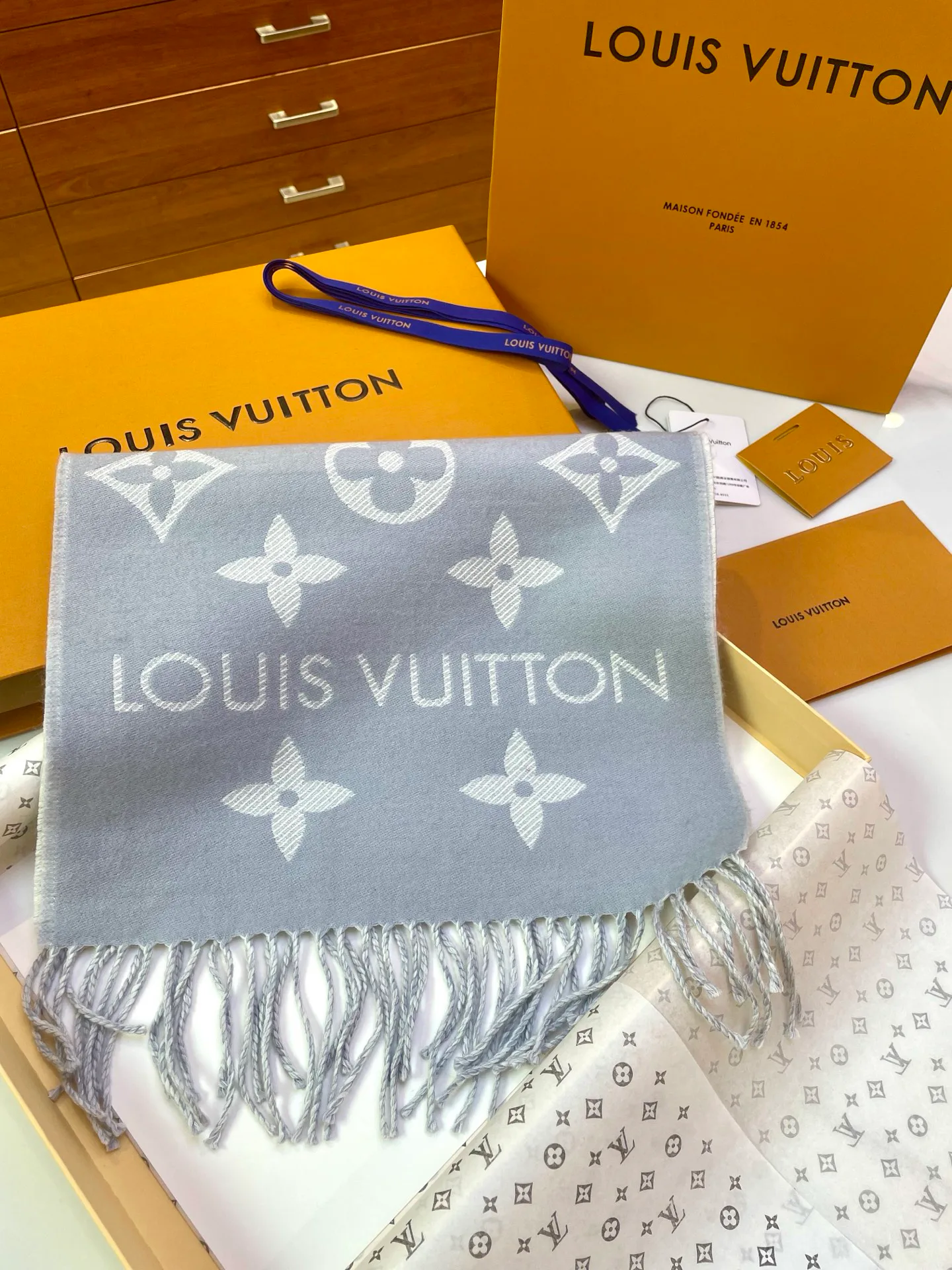 Шарфы Louis Vuitton 3881129