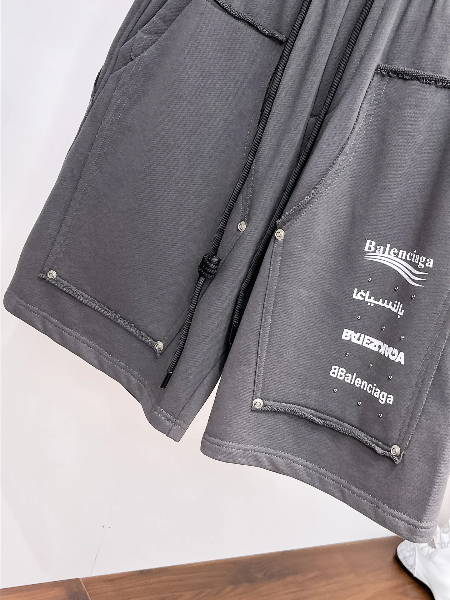 Шорты Мужские Balenciaga 13417590