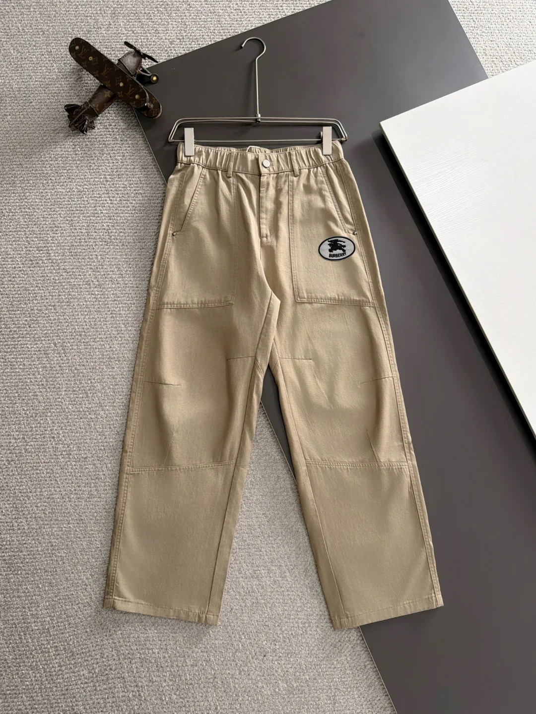 Брюки Мужские Burberry 17557499