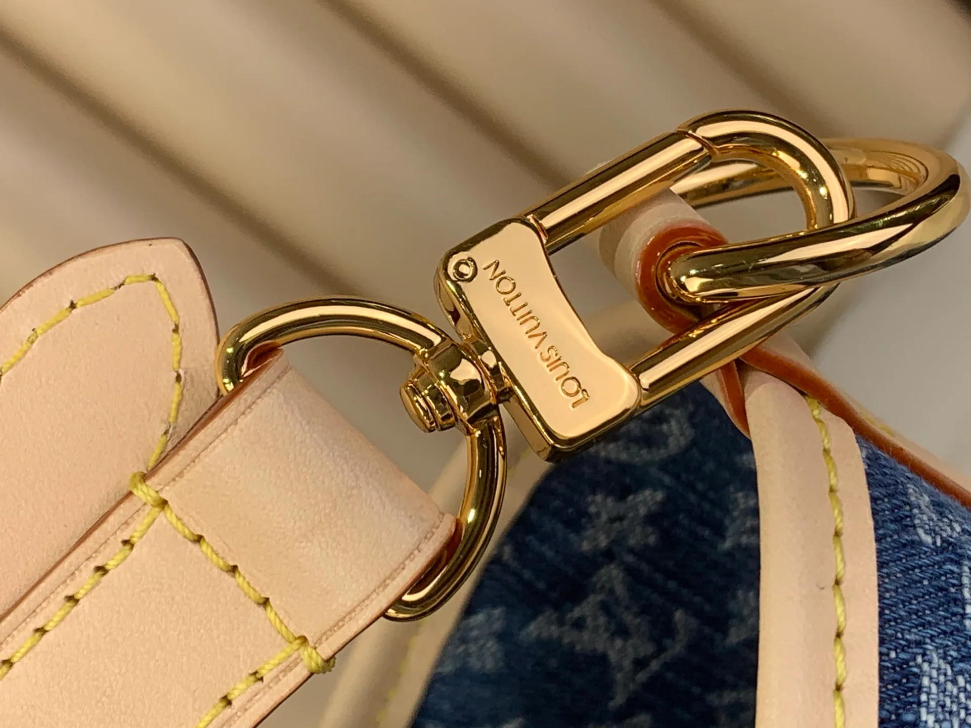 Сумки На Ремне Женские Louis Vuitton 11727936