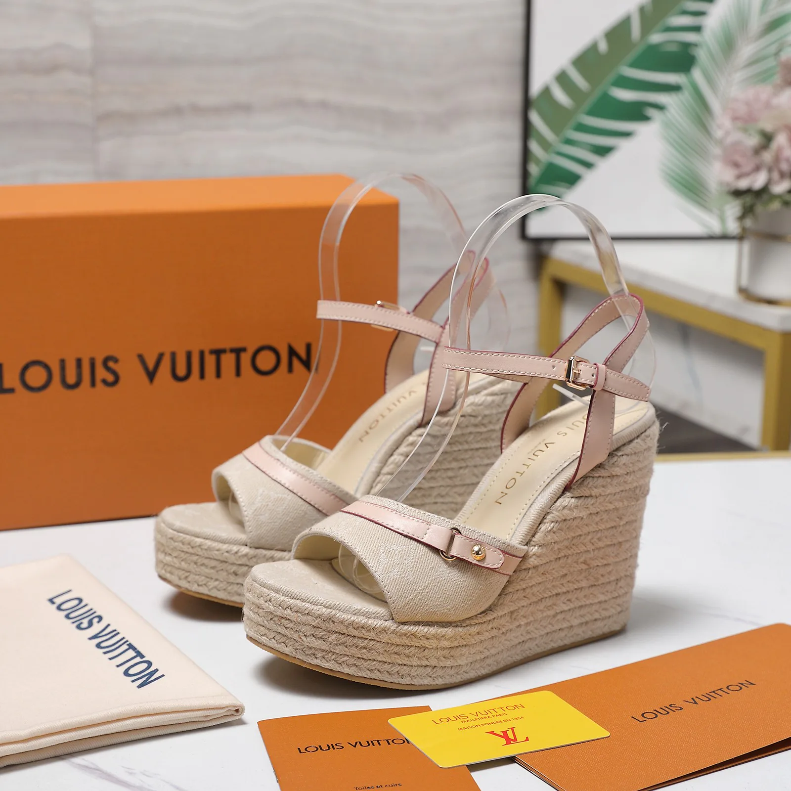 Босоножки Женские Louis Vuitton 13542434