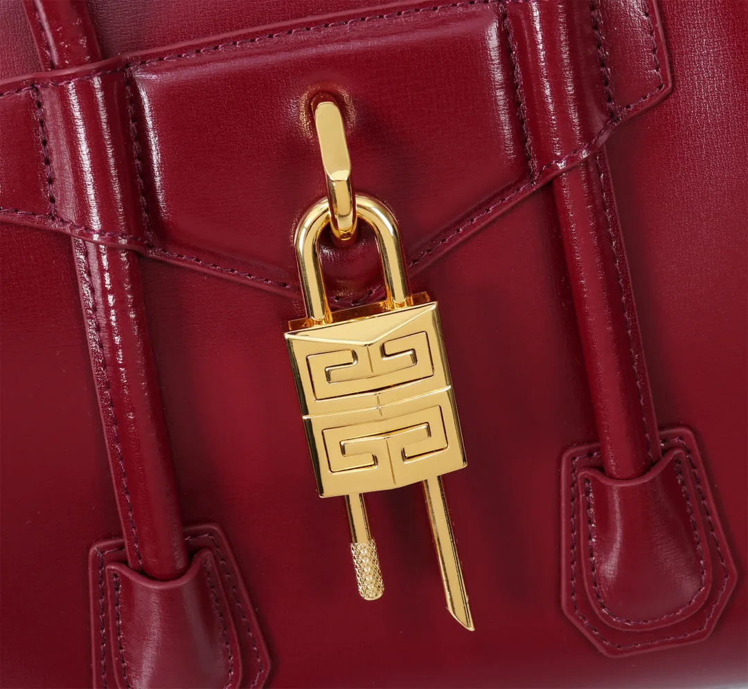 Сумки На Ремне Женские Givenchy 17426