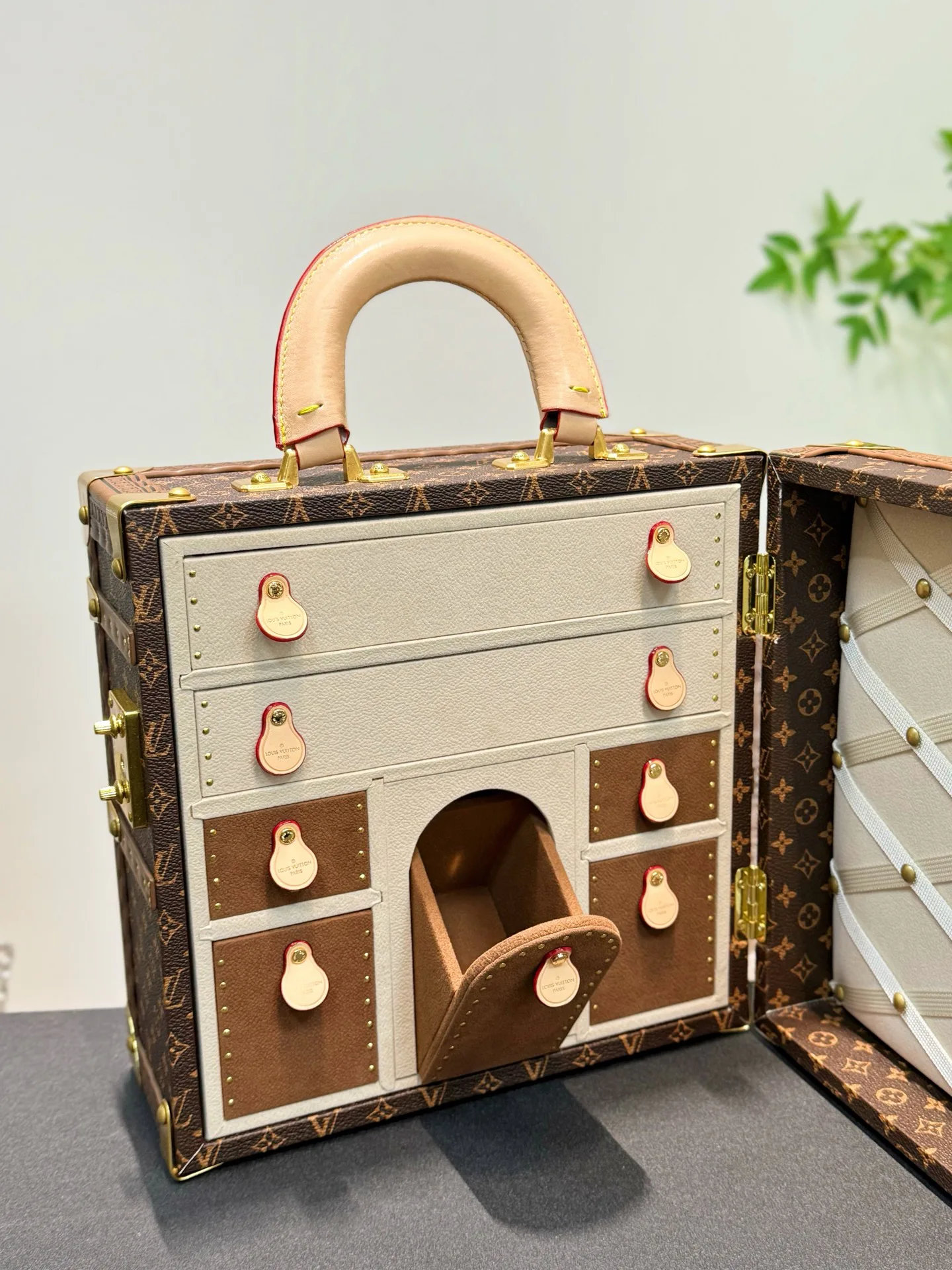 Посуда Louis Vuitton 1383248