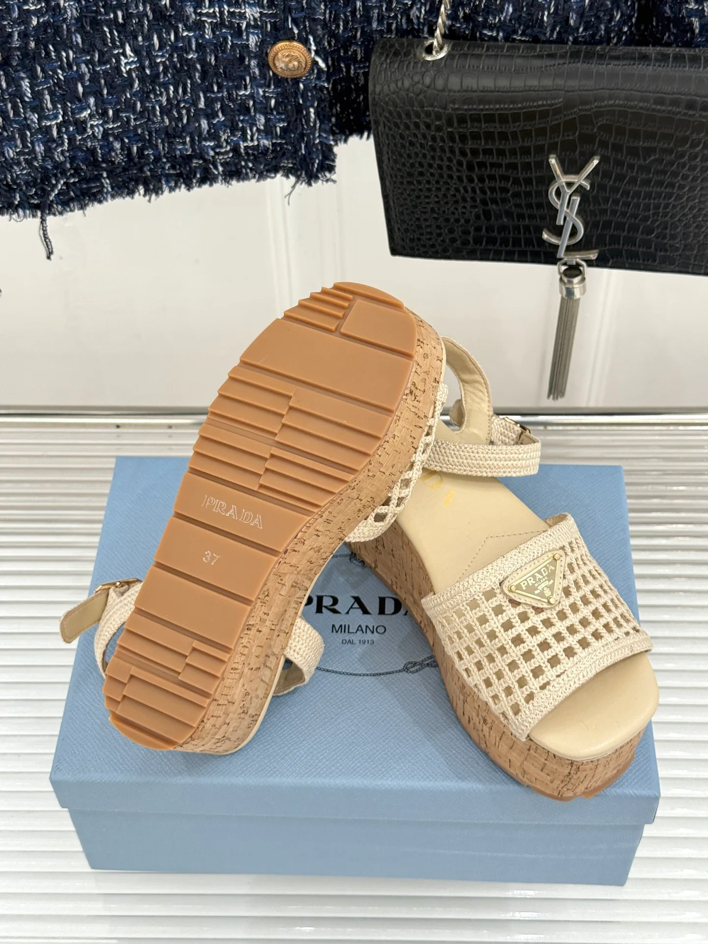 Босоножки Женские Prada 18104124