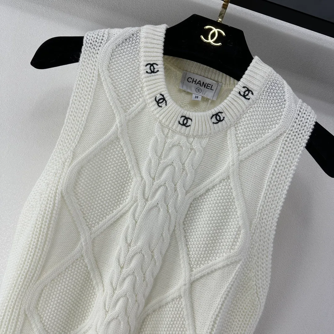Жилеты Женские Chanel 13400908