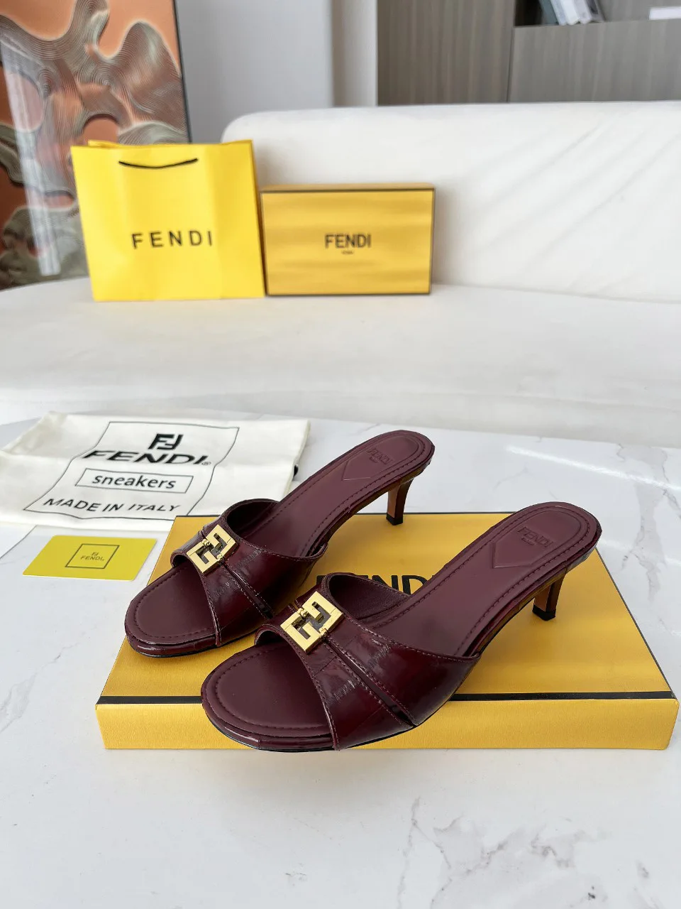 Босоножки Женские Fendi 26342