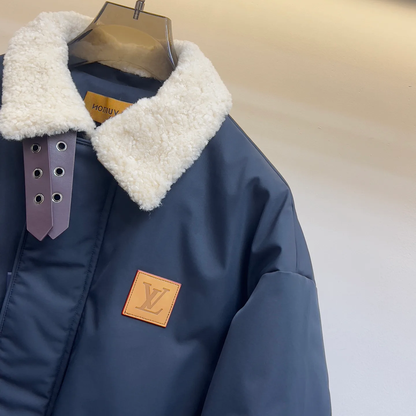 Куртки И Пуховики Женские Louis Vuitton 844040