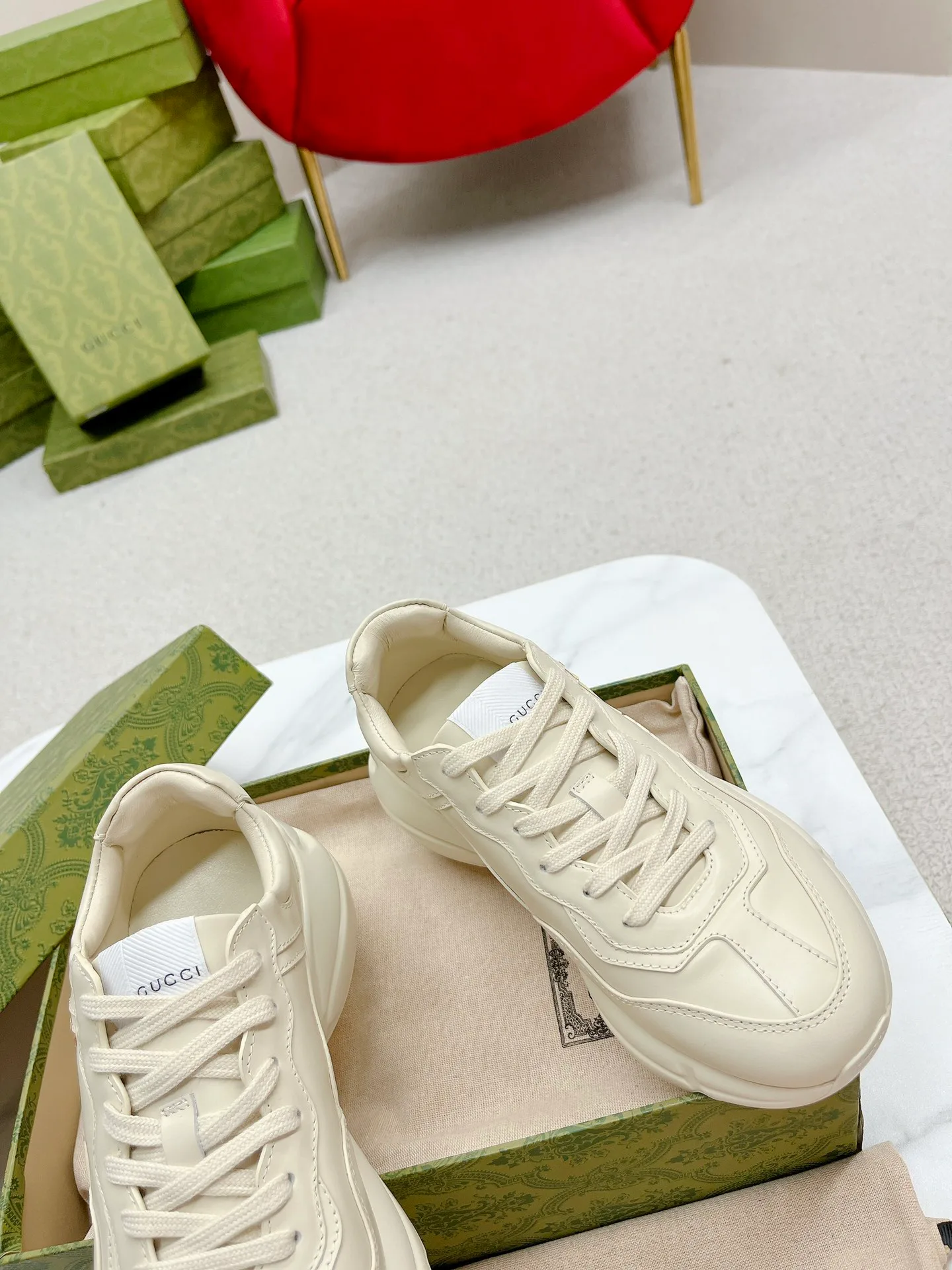 Кроссовки Женские Gucci 989690