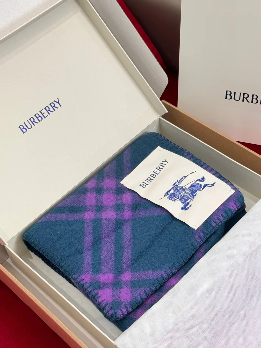 Шарфы Burberry 18287866