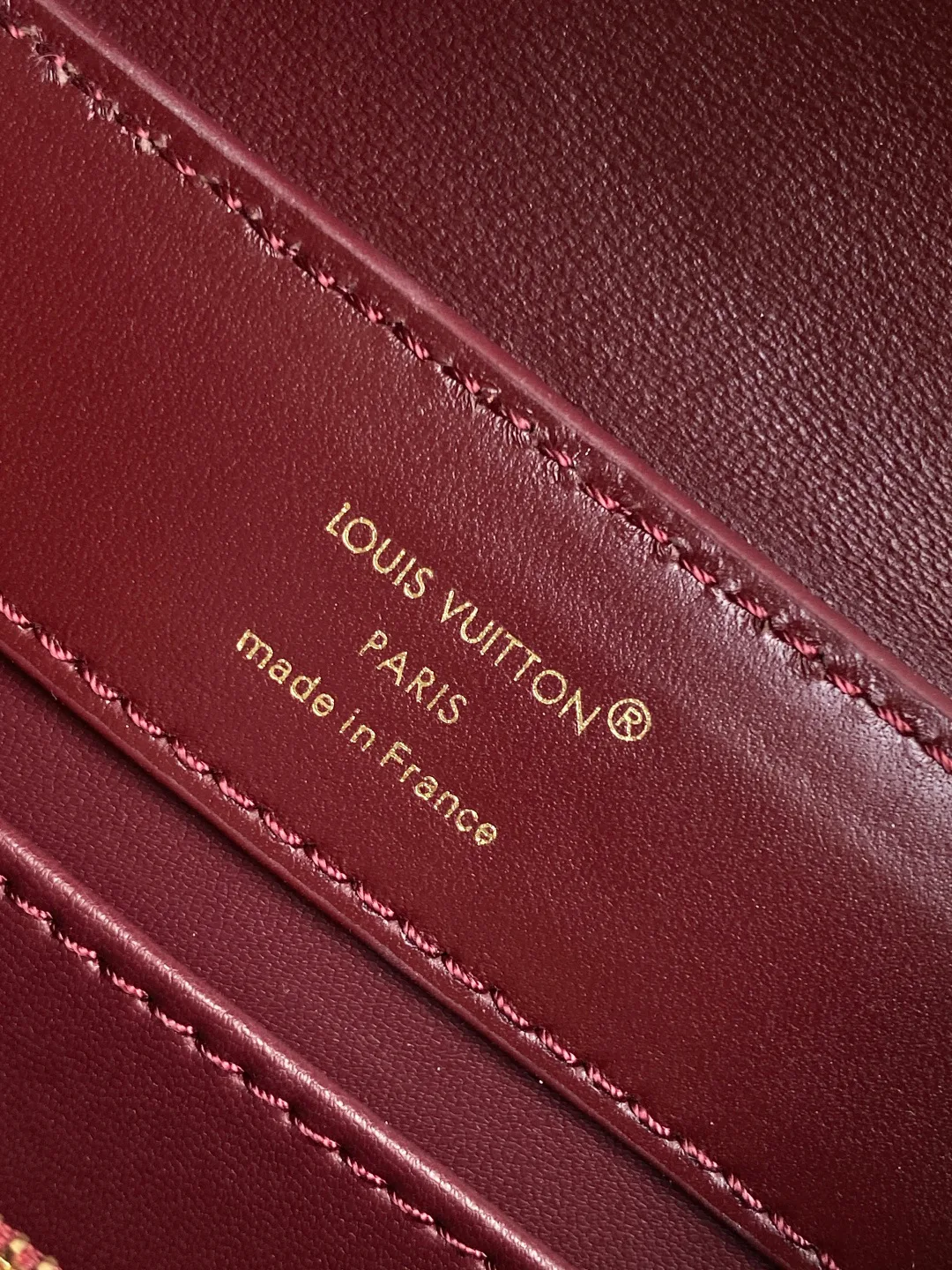 Классические Сумки Женские Louis Vuitton 18019353