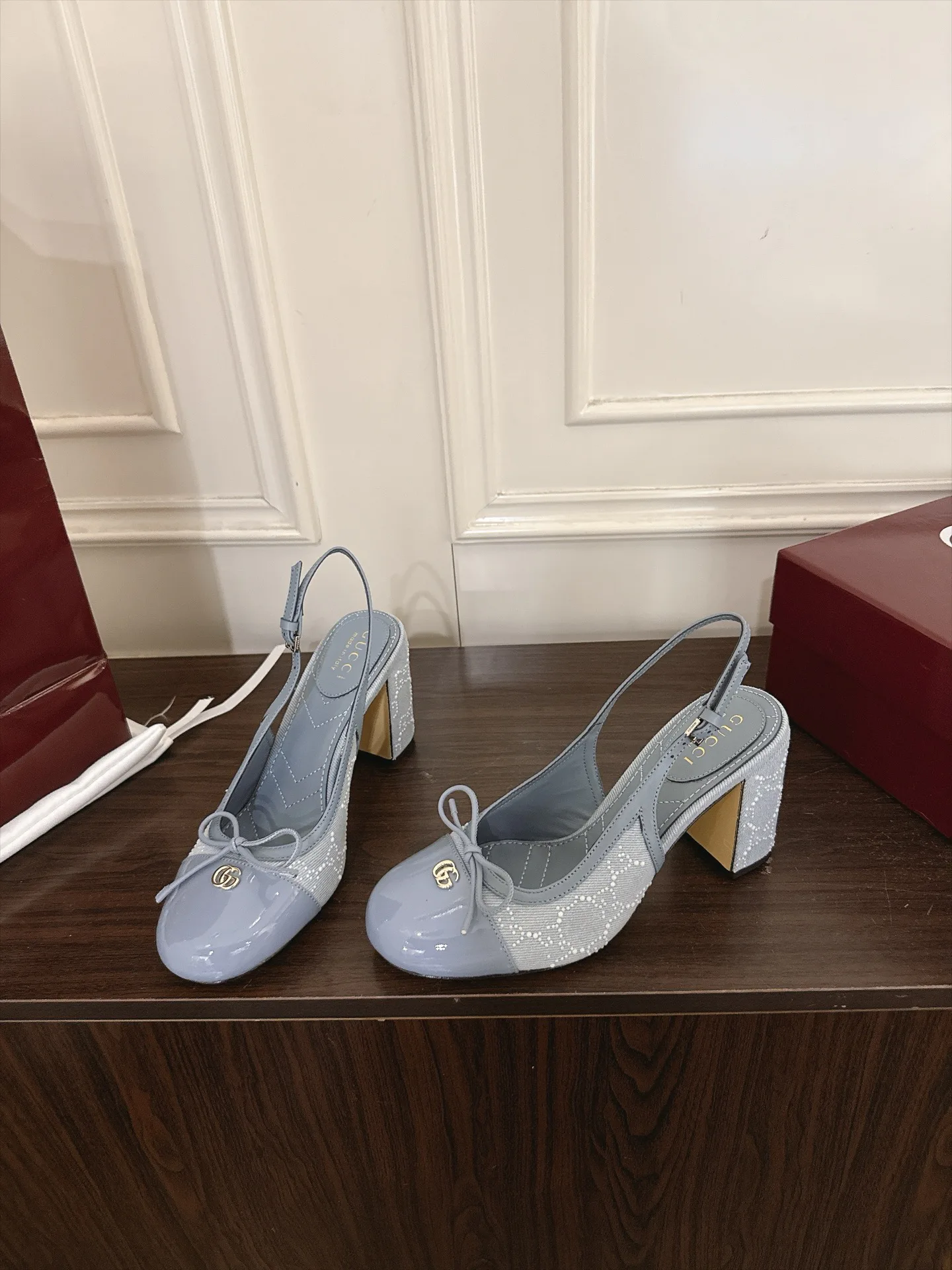 Босоножки Женские Gucci 18143134