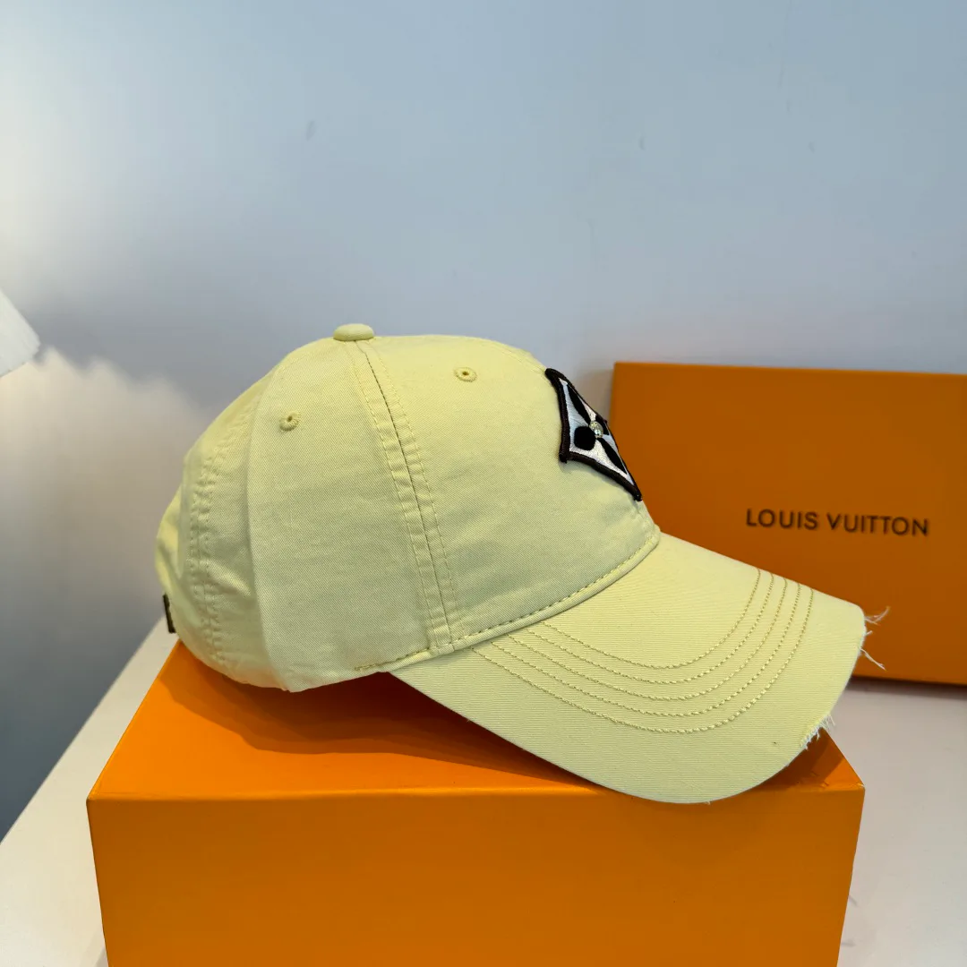 Головные Уборы Louis Vuitton 11469012