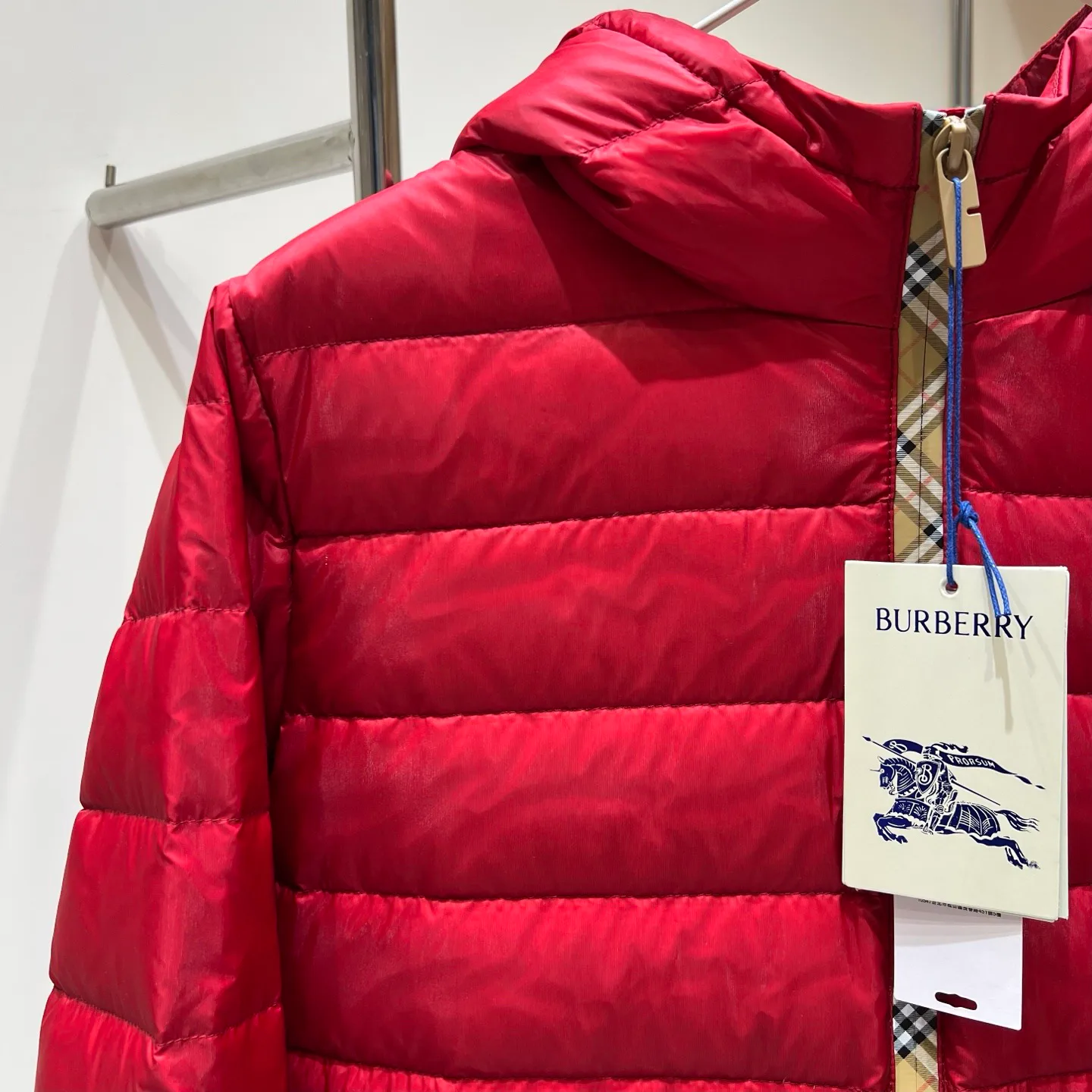 Куртки И Пуховики Женские Burberry 18110901