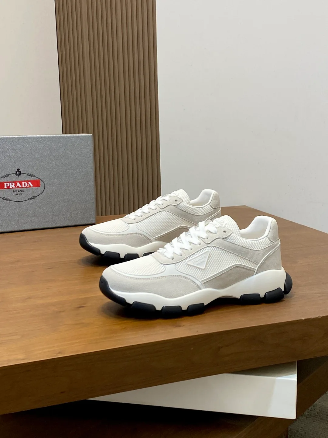 Кроссовки Женские Prada 18274609