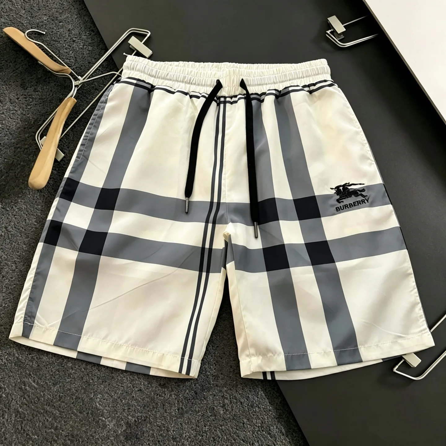 Шорты Мужские Burberry 13474866