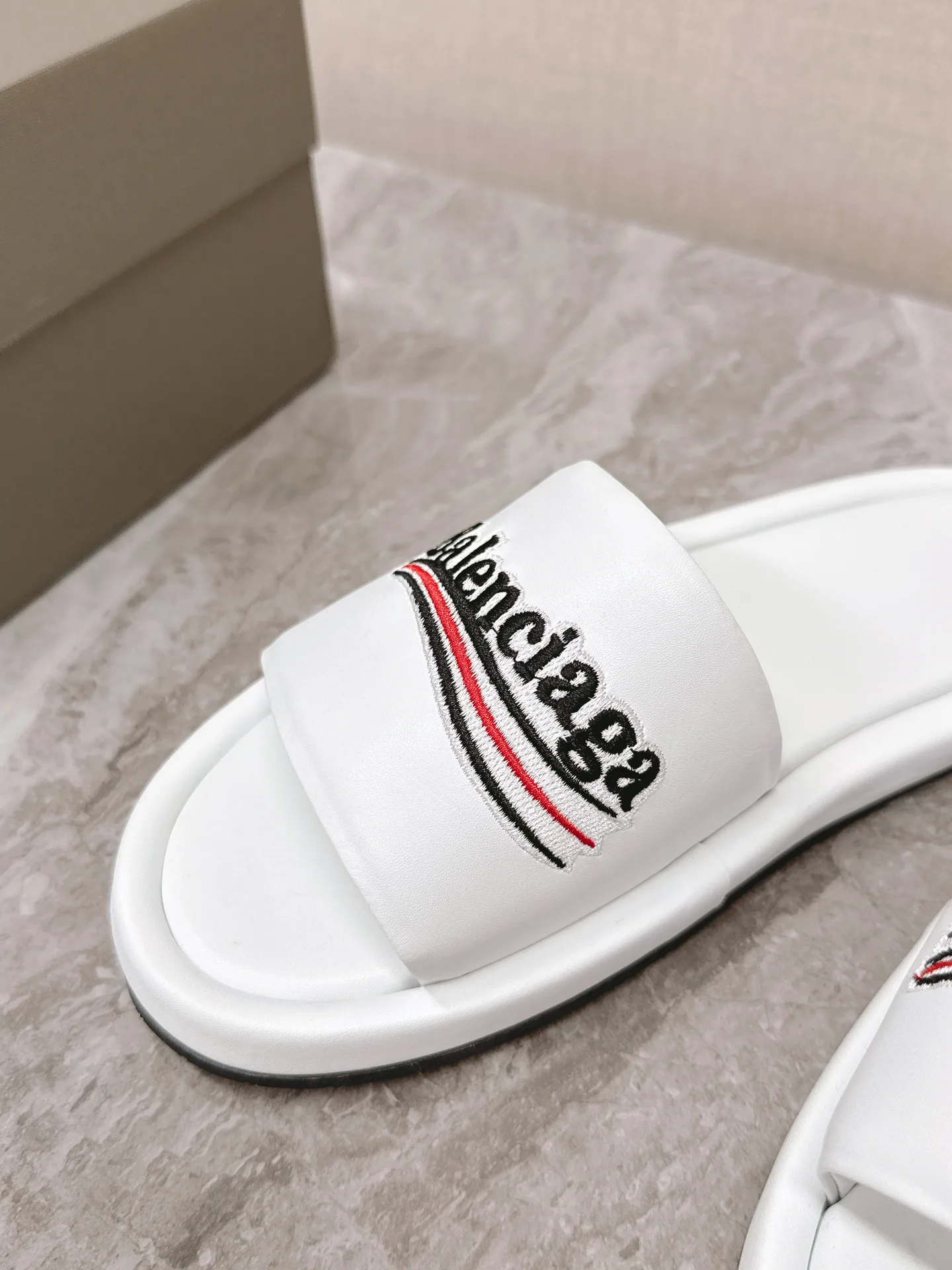 Шлепанцы Женские Balenciaga 22131