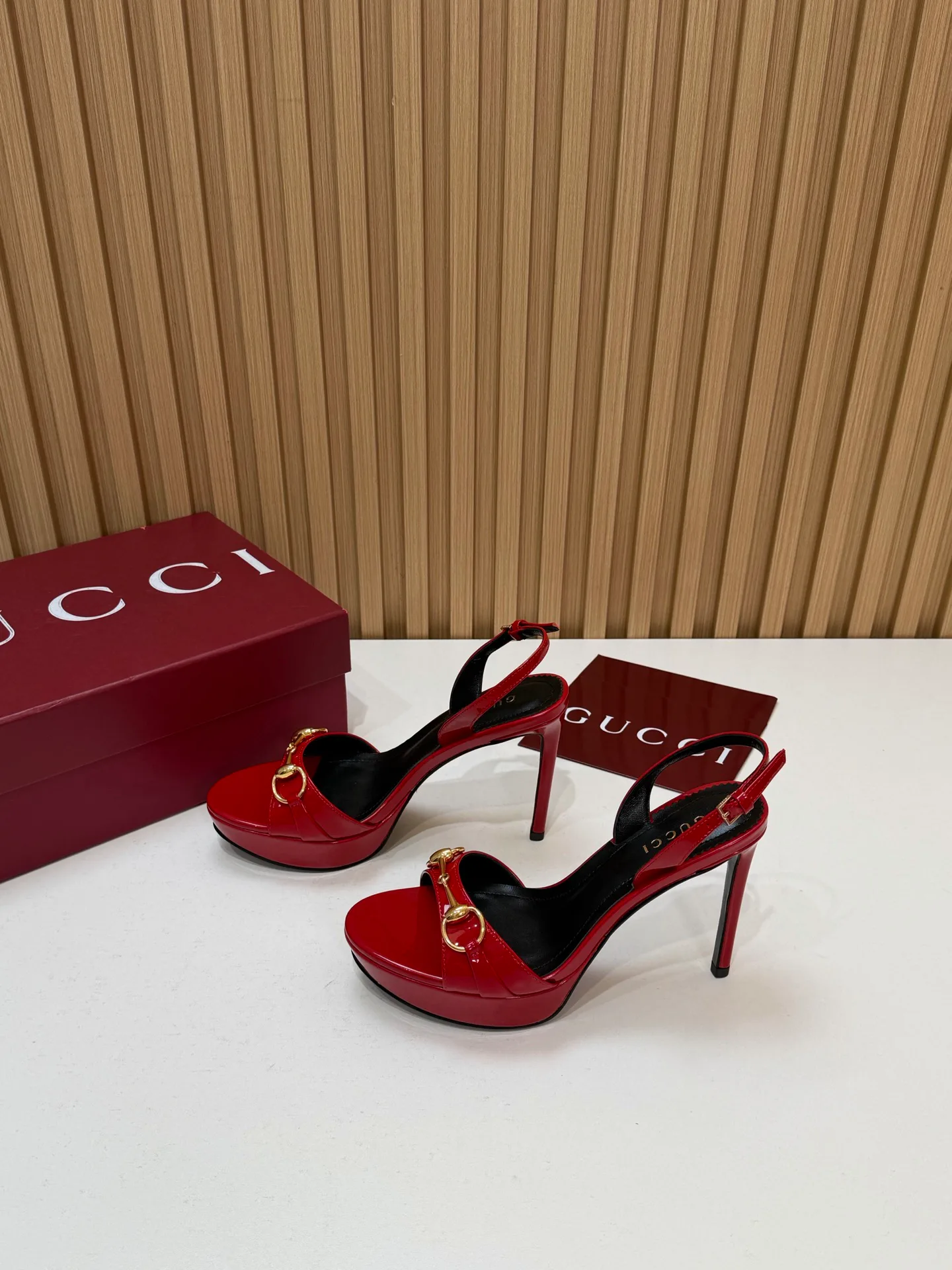 Босоножки Женские Gucci 18396259