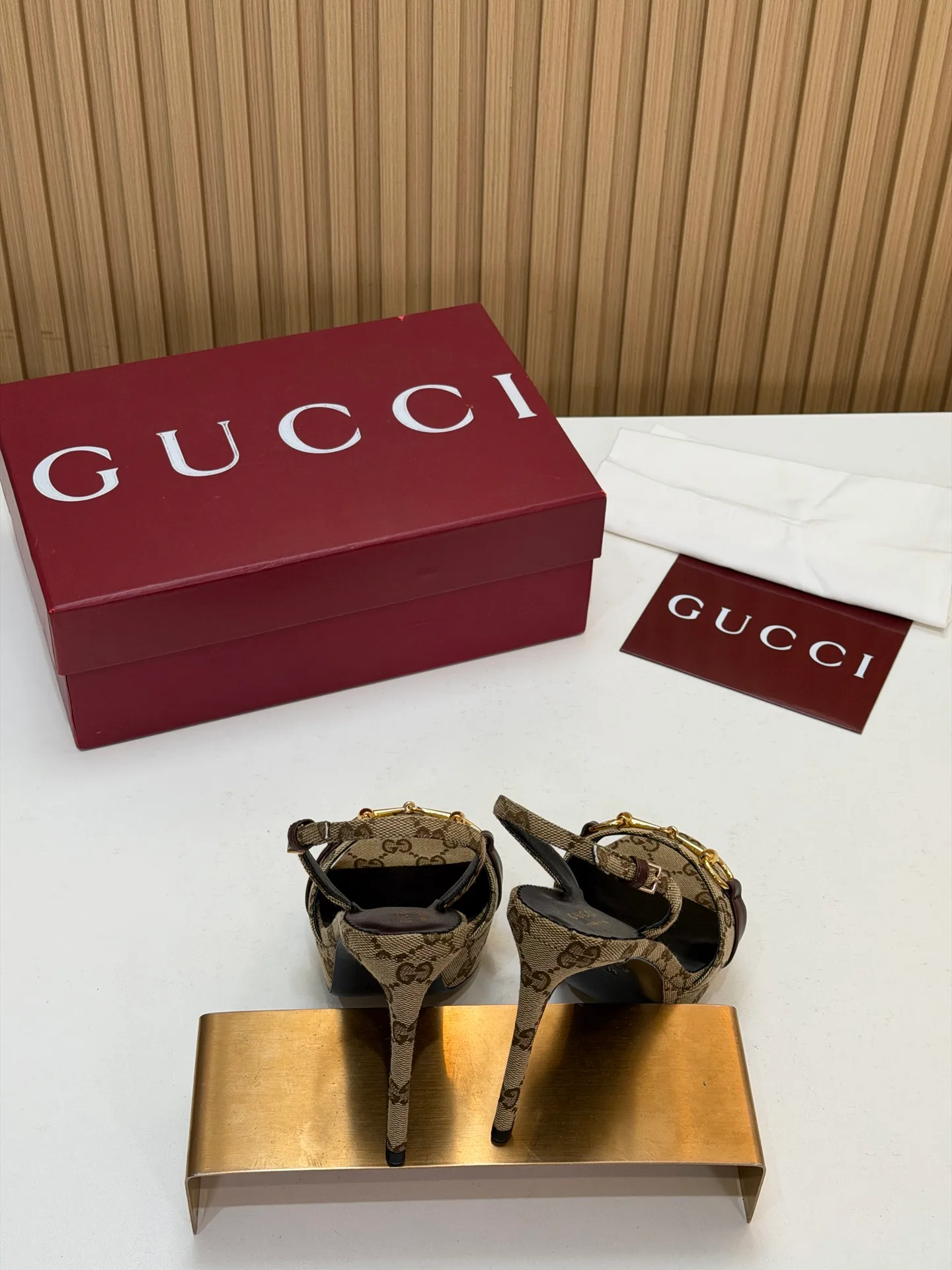 Босоножки Женские Gucci 18396265