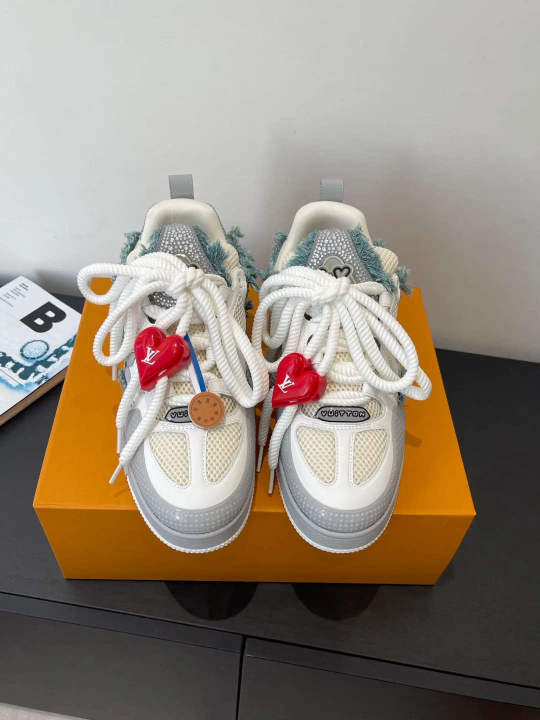 Кроссовки Женские Louis Vuitton 349000