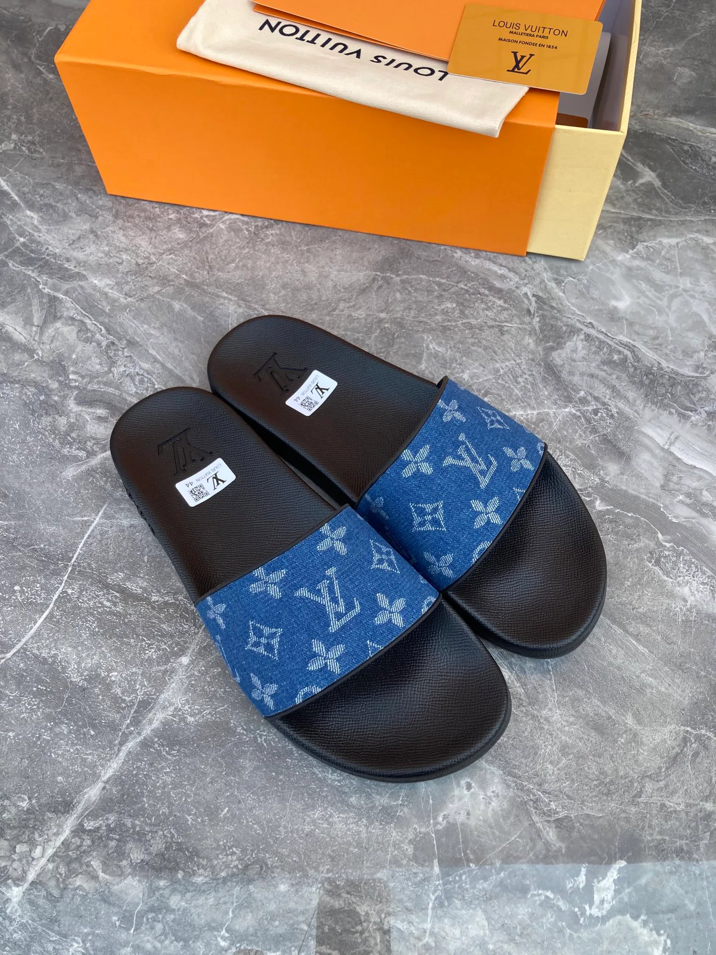 Шлепанцы Женские Louis Vuitton 5879850