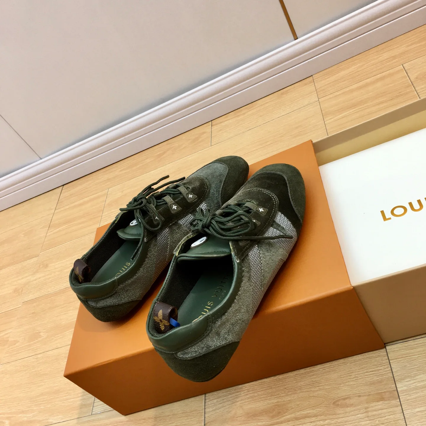 Кроссовки Женские Louis Vuitton 5084670