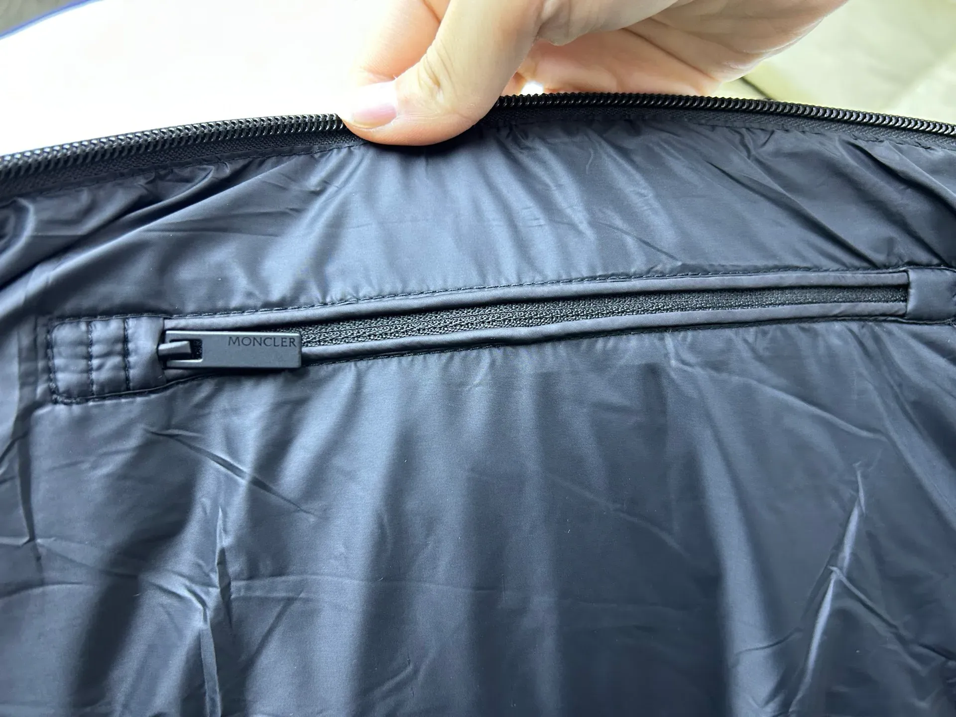 Куртки И Пуховики Мужские Moncler 1259212