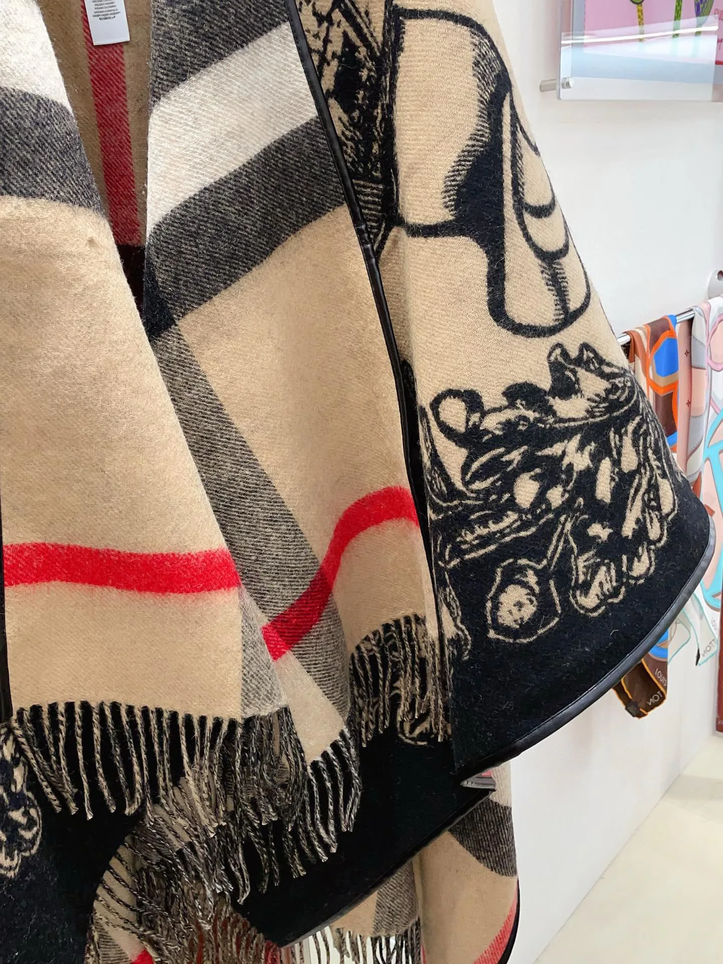 Шарфы Burberry 2201