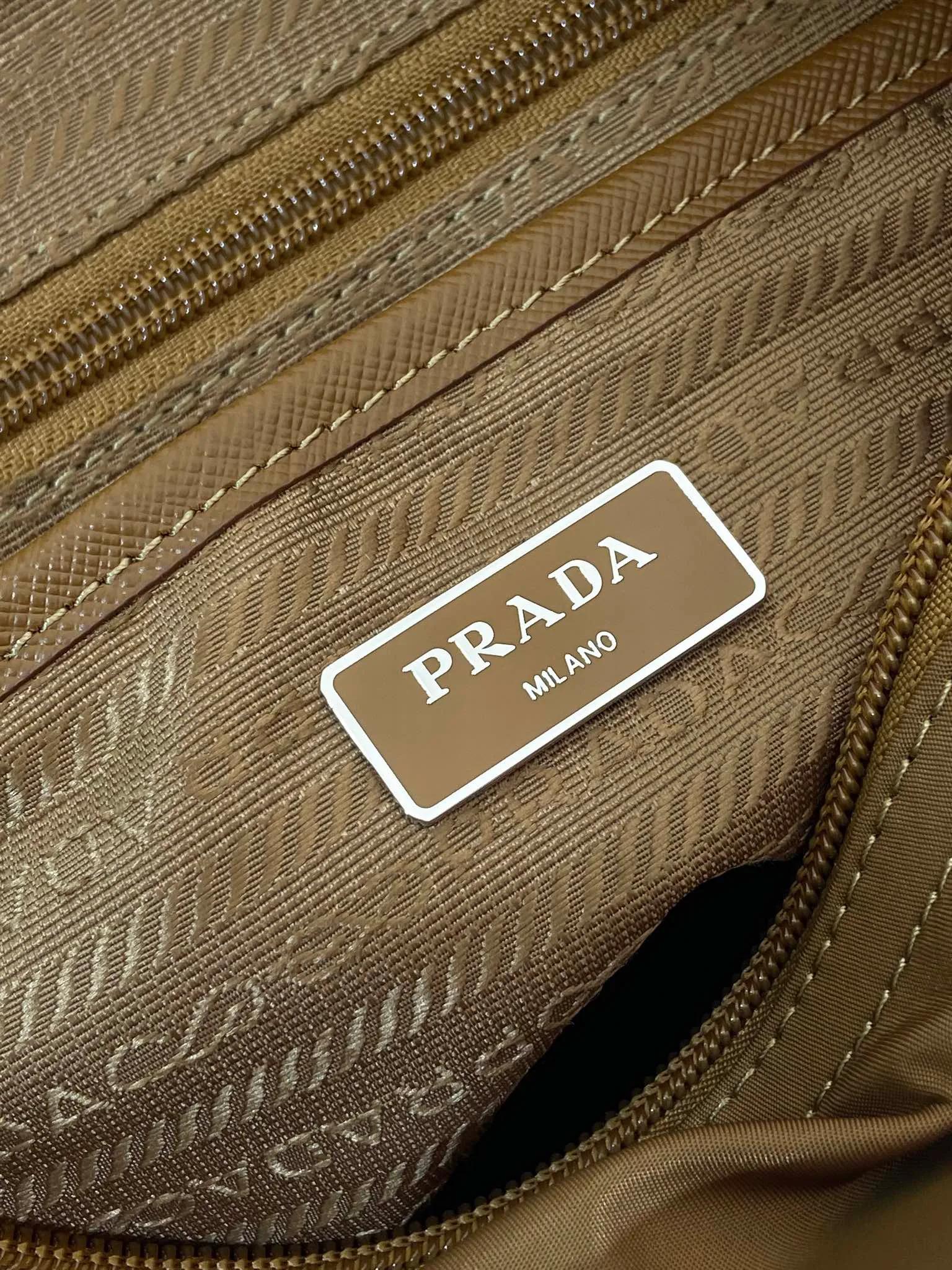 Сумки На Ремне Женские Prada 13162707