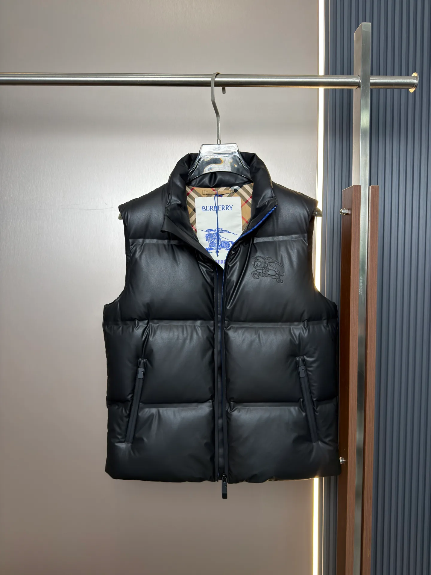 Жилеты Женские Burberry 17915386
