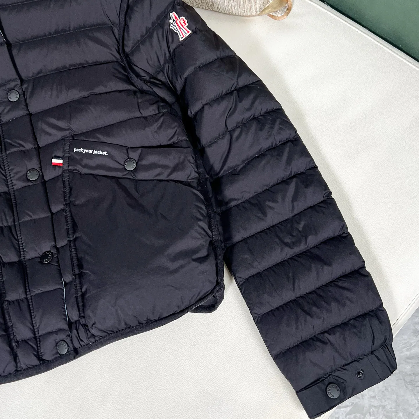 Куртки И Пуховики Женские Moncler 19225057
