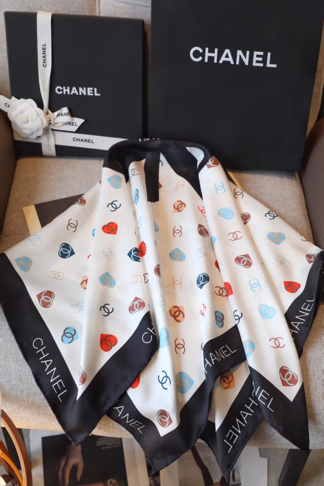 Шарфы Chanel 13449372