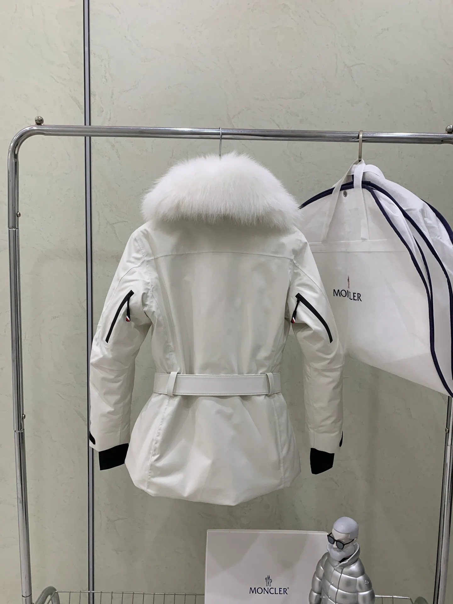 Куртки И Пуховики Женские Moncler 870383