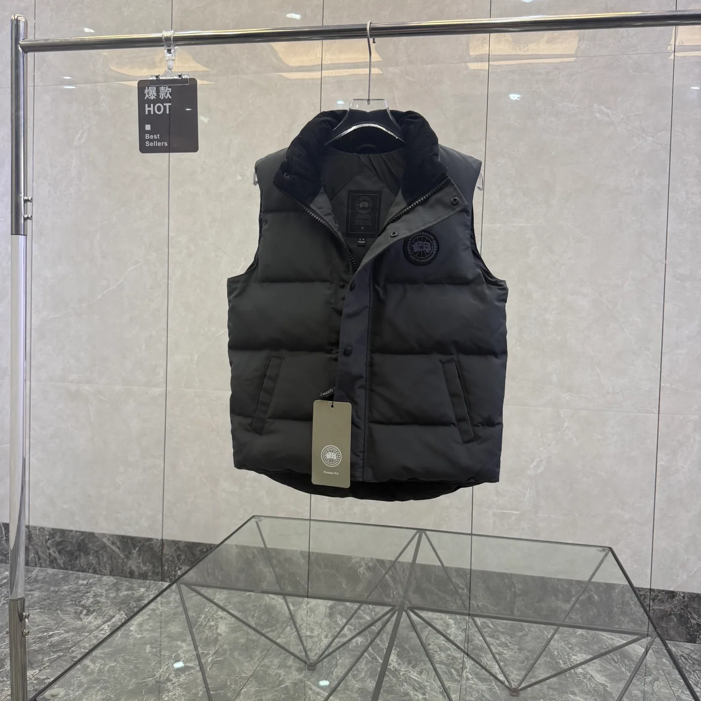 Жилеты Женские Canada Goose 17949433
