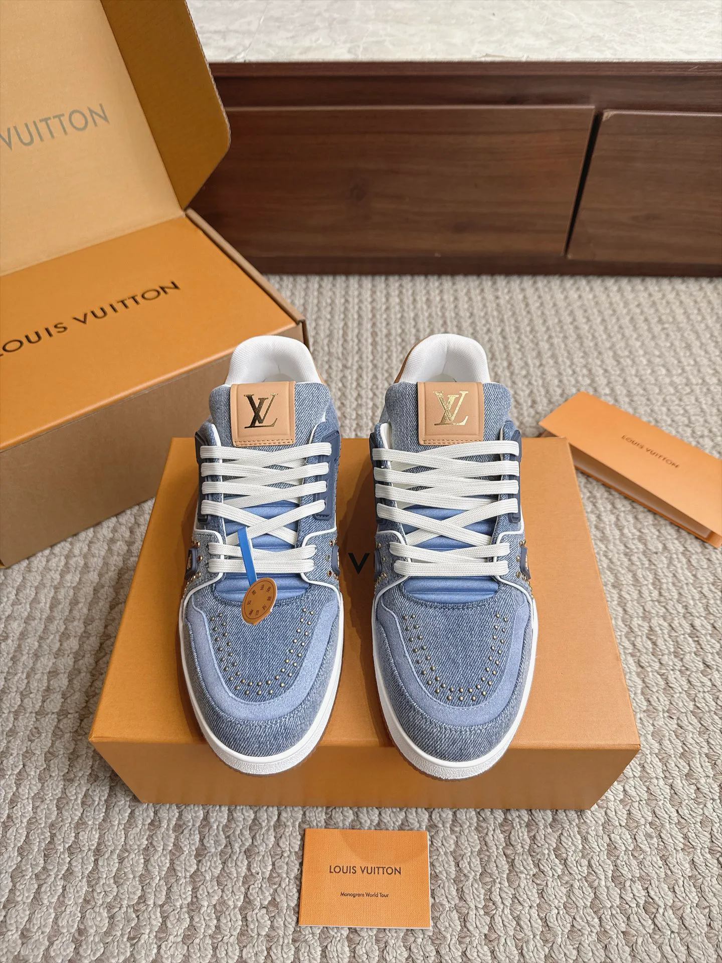 Кроссовки Женские Louis Vuitton 18039309