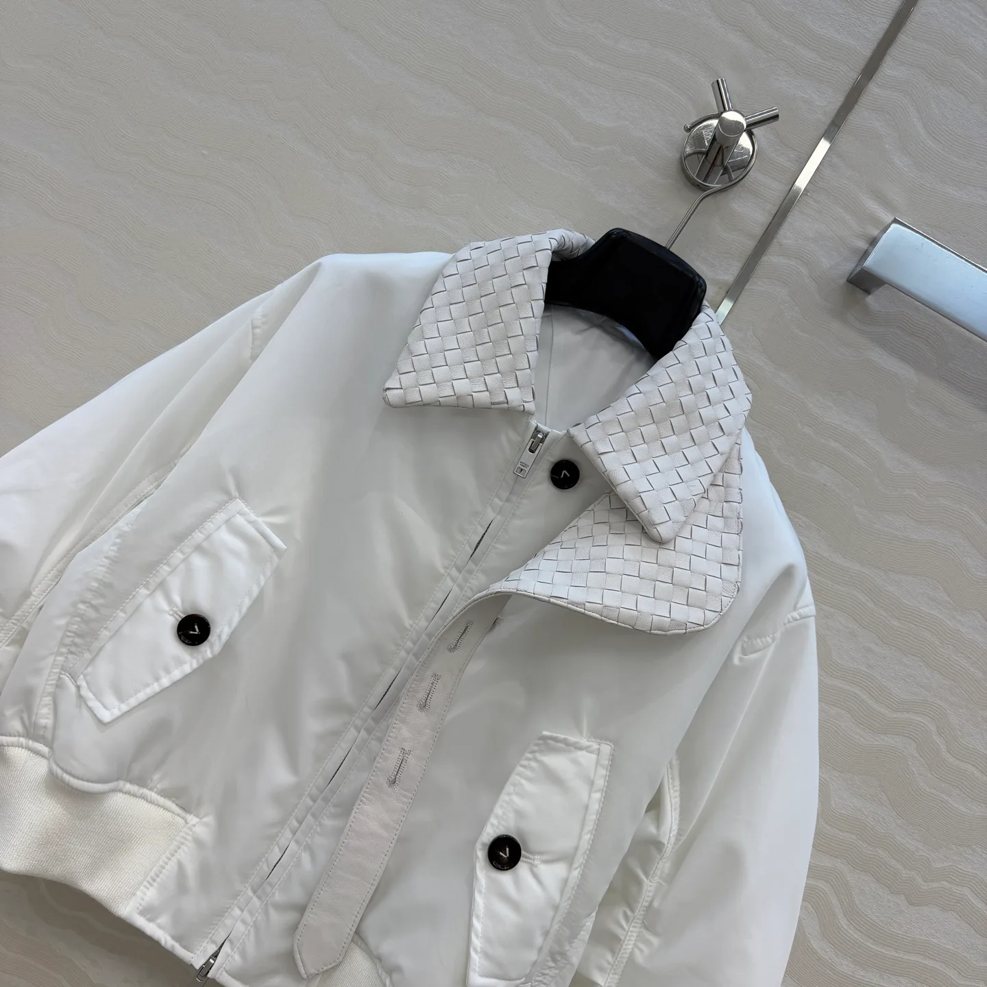 Куртки И Пуховики Женские Bottega Veneta 18501584