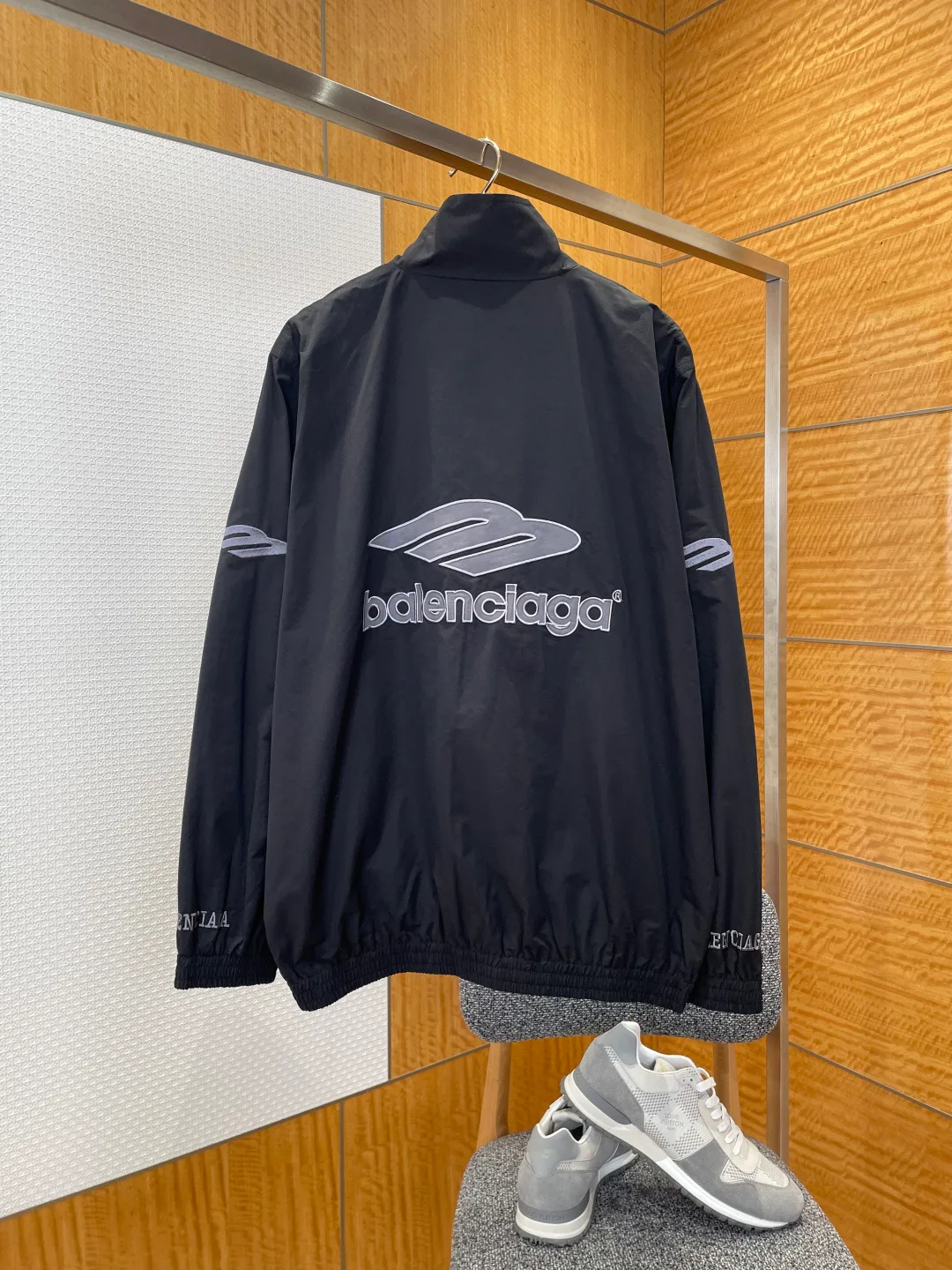 Куртки И Пуховики Мужские Balenciaga 10216573