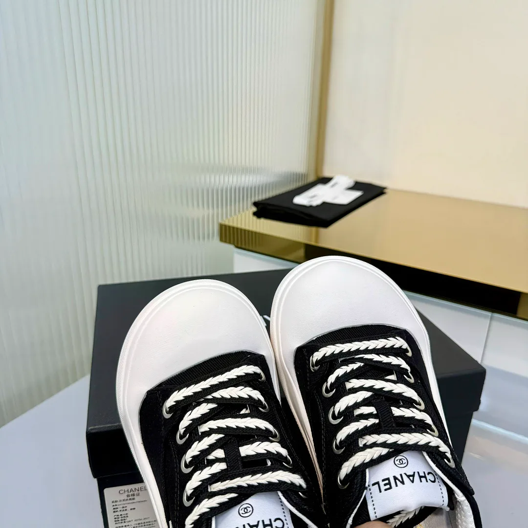 Кроссовки Женские Chanel 11396575