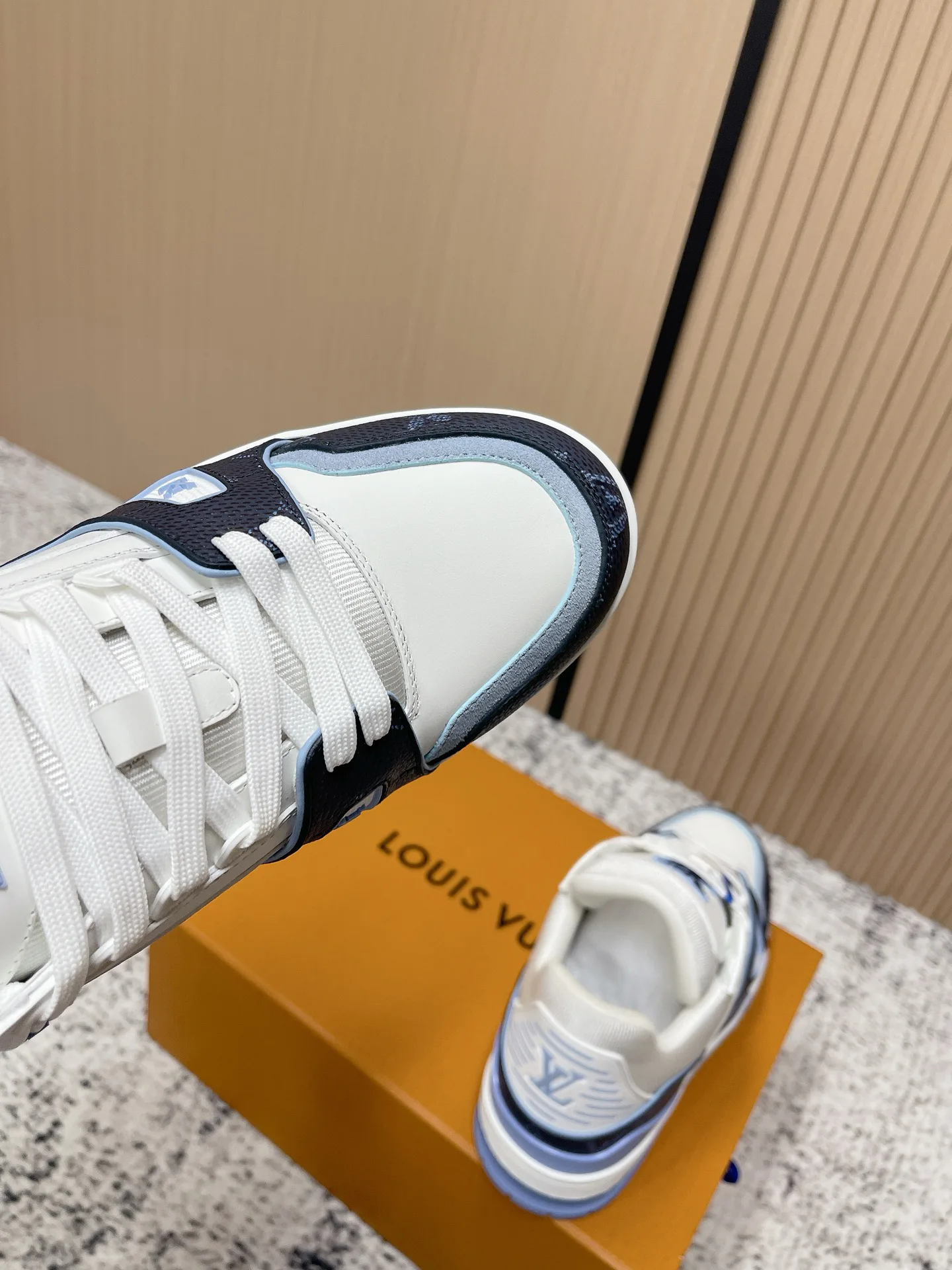 Кроссовки Женские Louis Vuitton 5737778