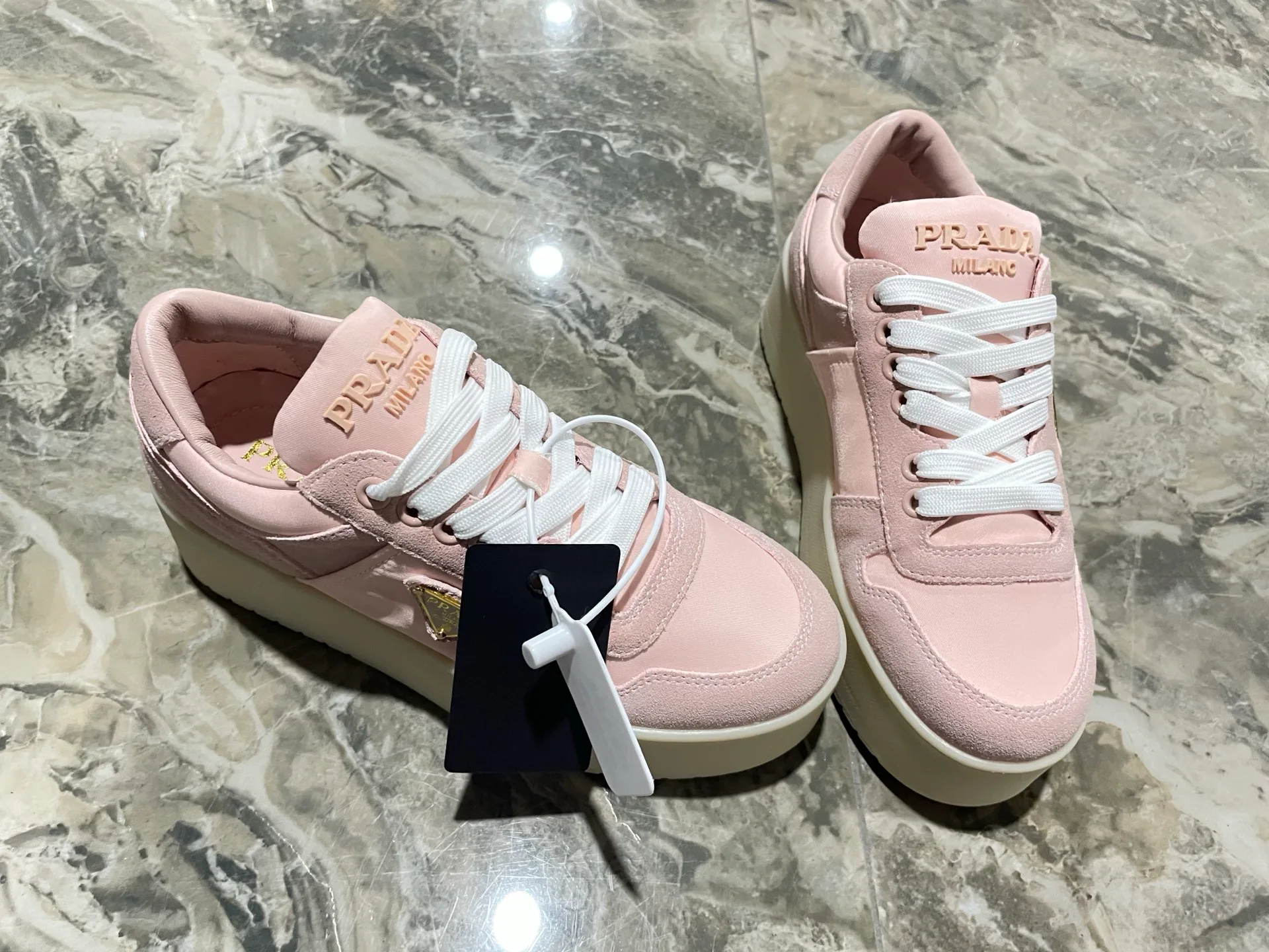 Кроссовки Женские Prada 9833776