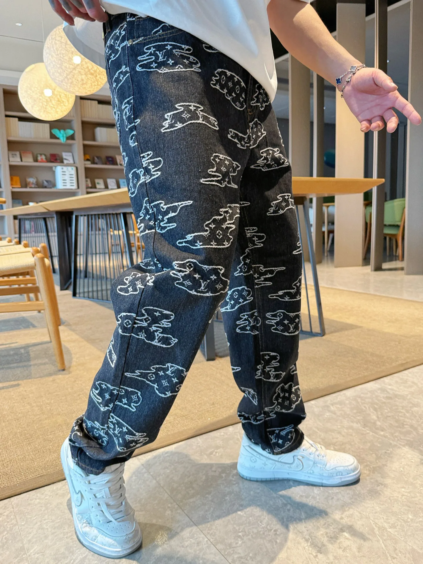 Джинсы Мужские Louis Vuitton 13538160