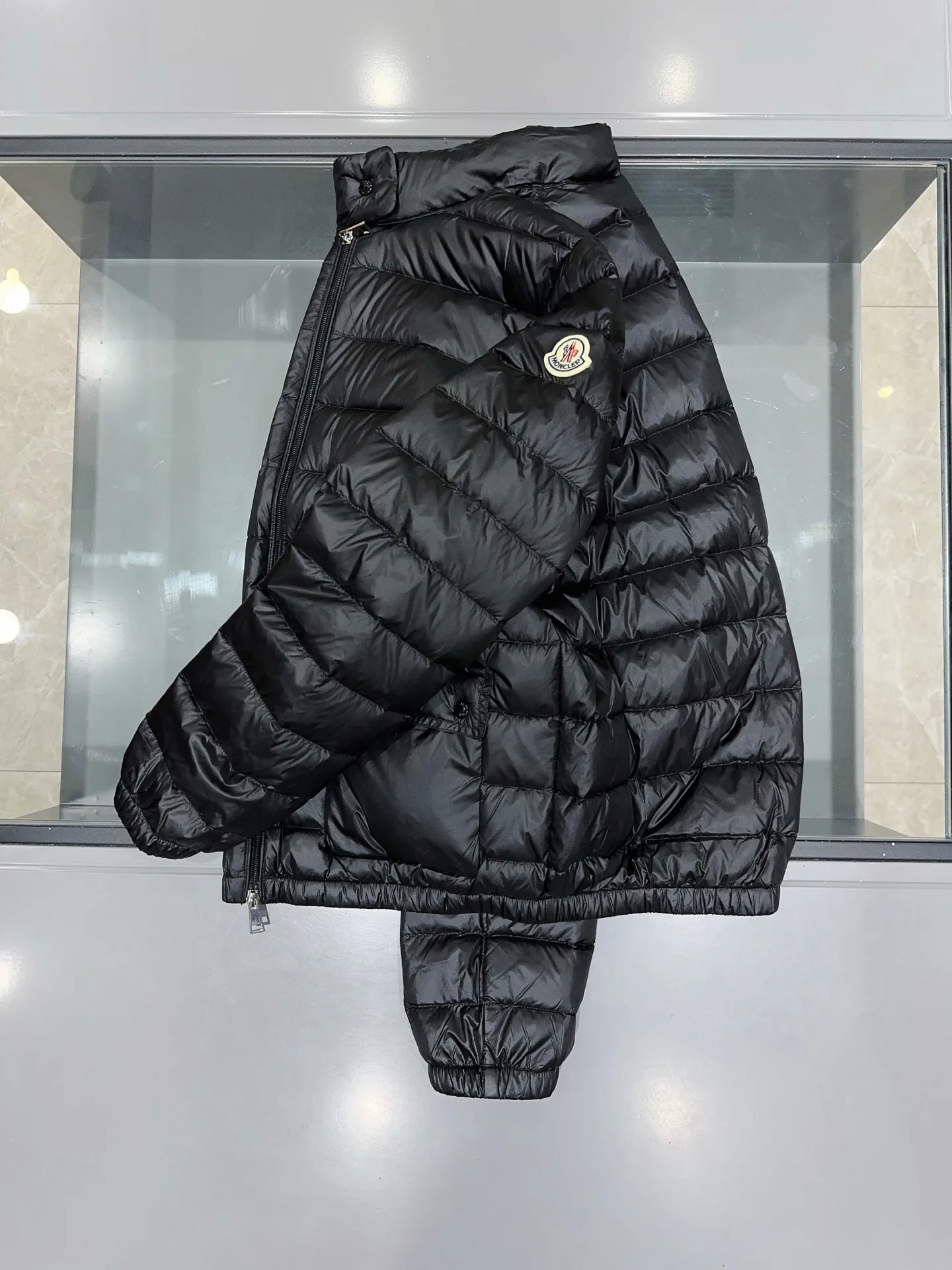 Куртки И Пуховики Женские Moncler 19084321