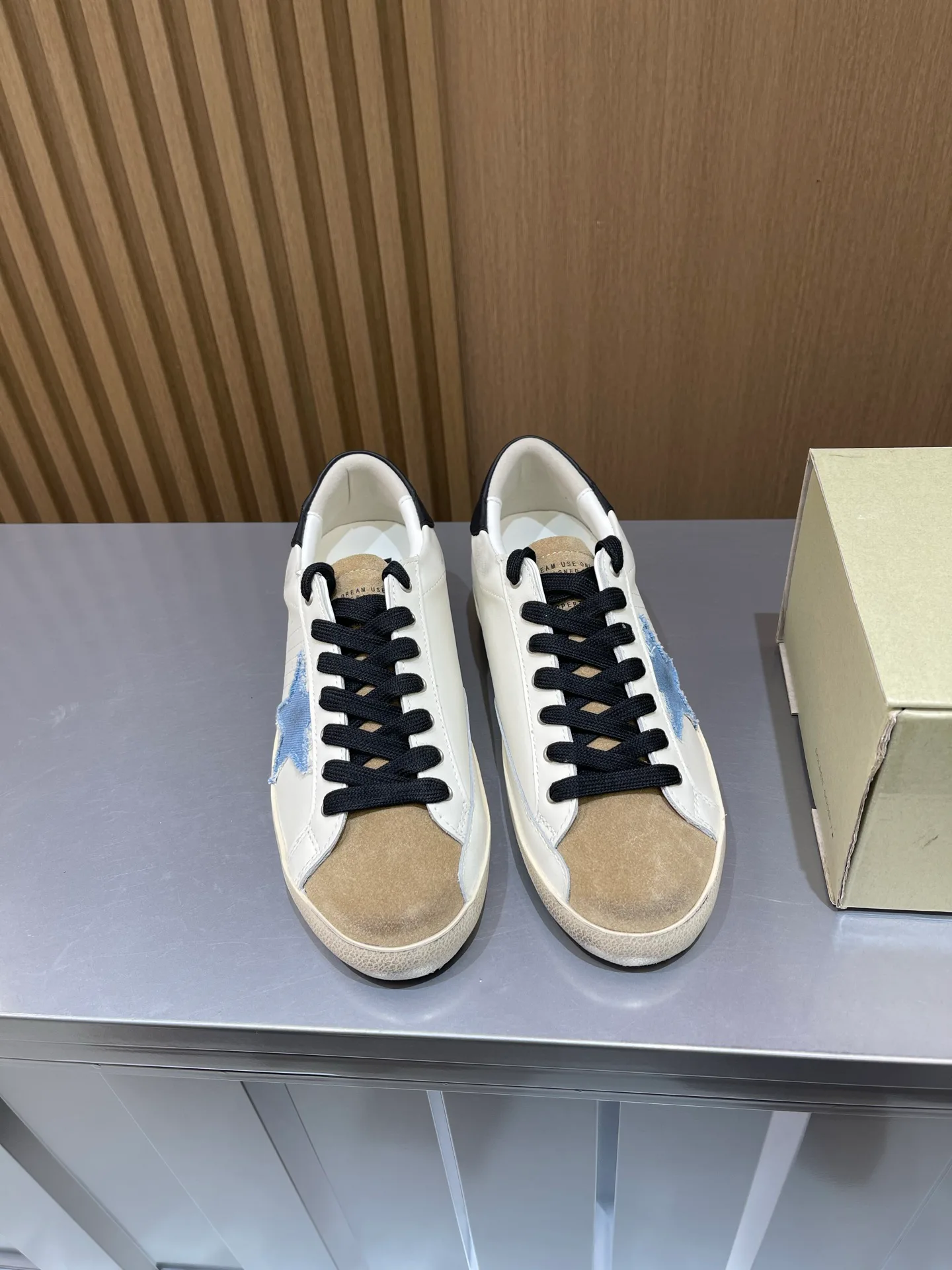 Кроссовки Женские Golden Goose 19466445