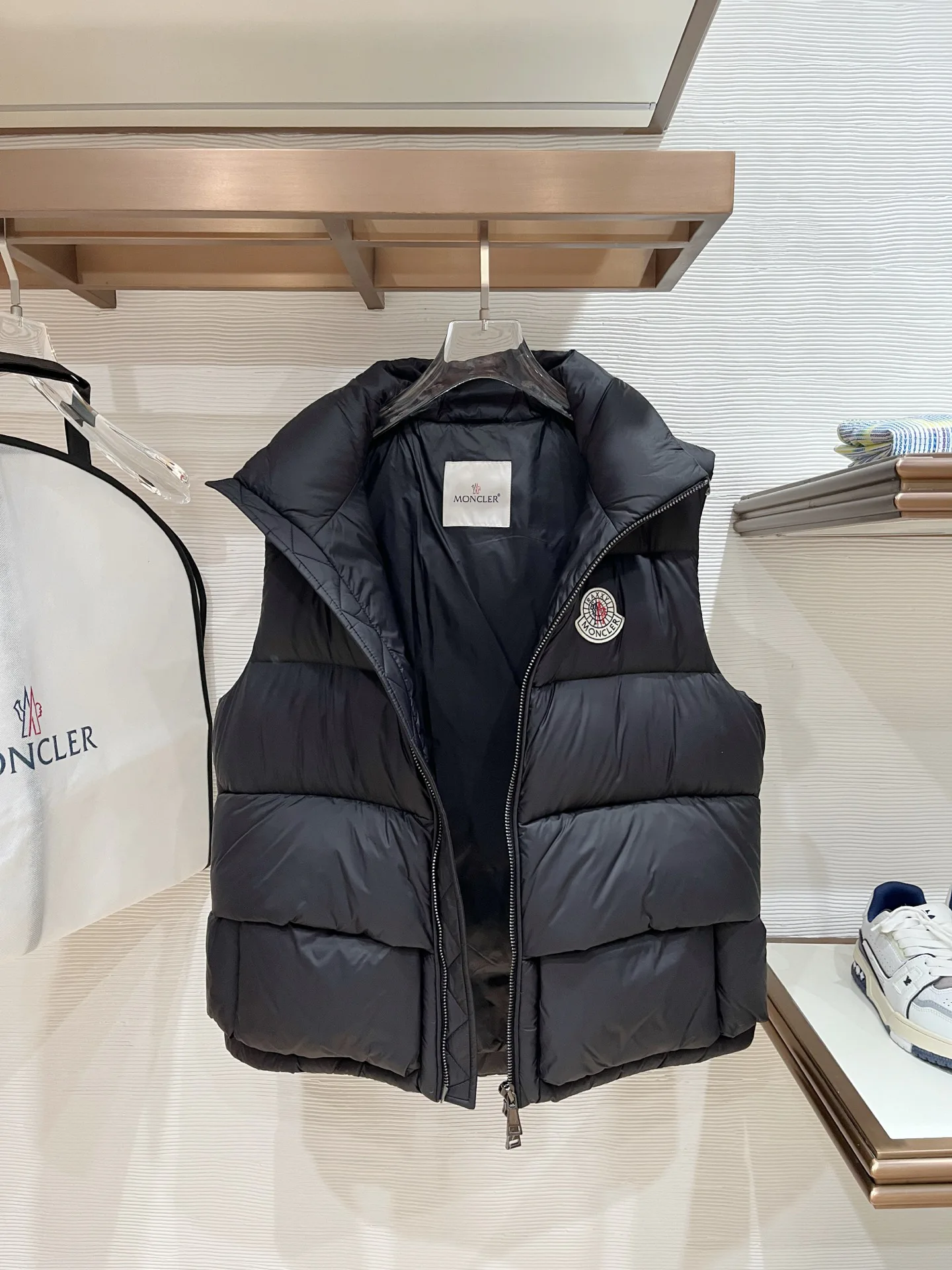 Жилеты Женские Moncler 18639708