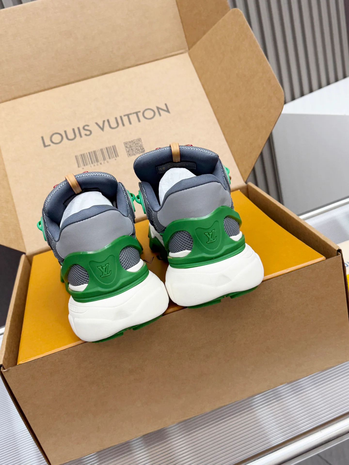 Кроссовки Женские Louis Vuitton 11679416