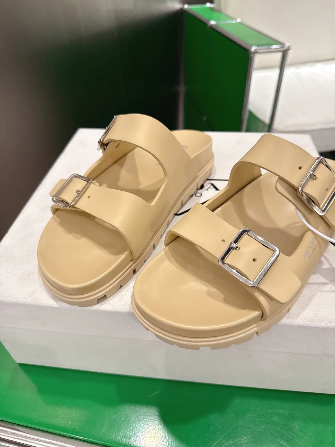 Сандалии Женские Prada 10415958