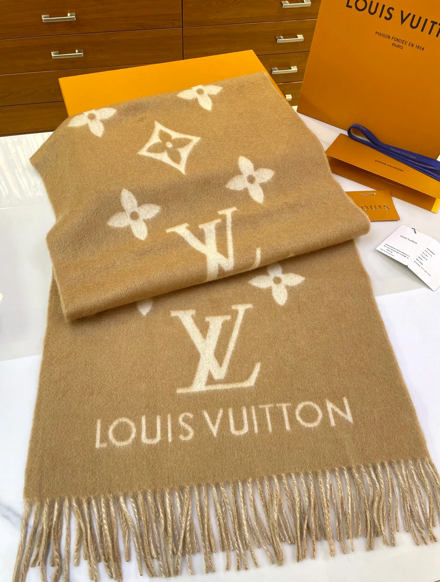 Шарфы Louis Vuitton 266403