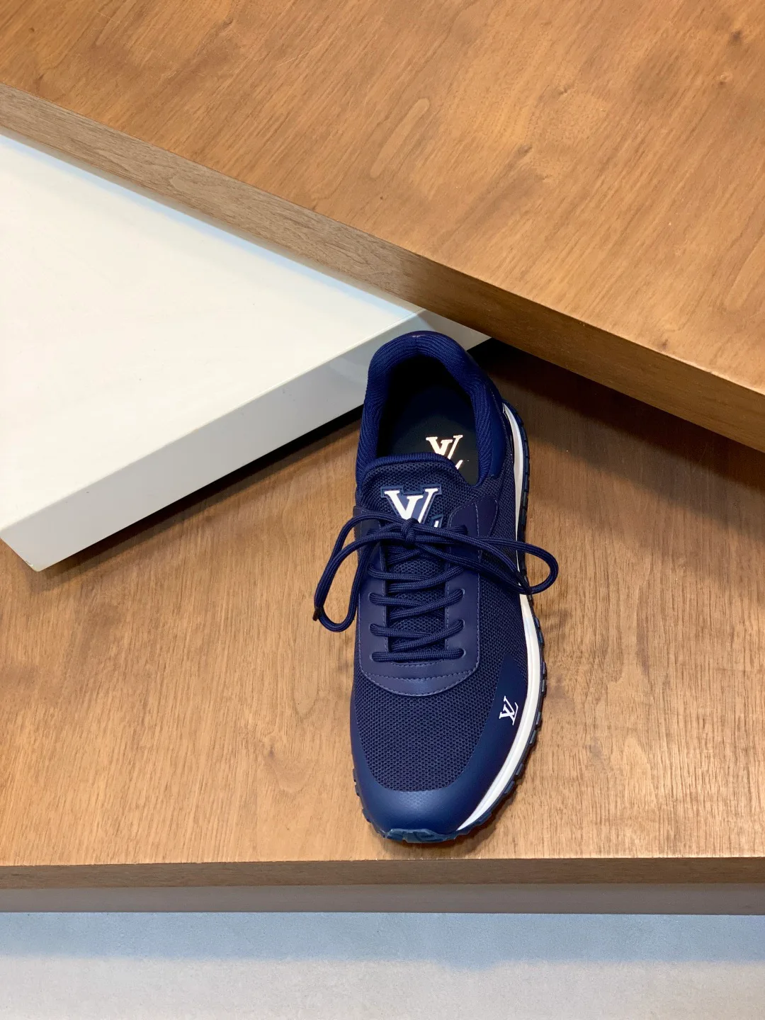 Кроссовки Мужские Louis Vuitton 19054385